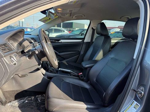 Used 2014 Volkswagen Passat 1.8T Wolfsburg Edition FWD image 9