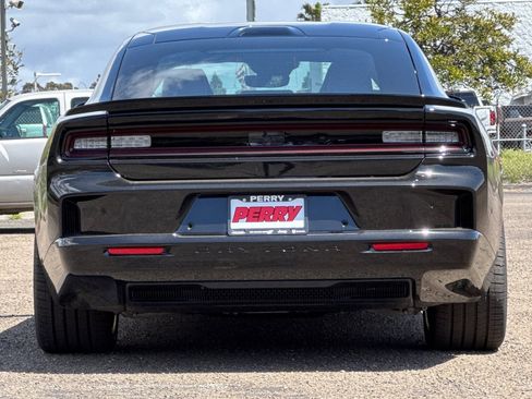 Used 2024 Dodge Charger Daytona Scat Pack w/ Plus Group AWD/4WD image 4