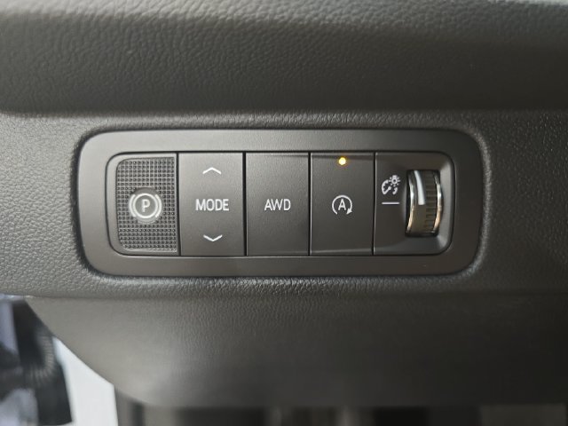 New 2027 Chevrolet Traverse Z71 w/ Enhanced Driving Package AWD/4WD image 28