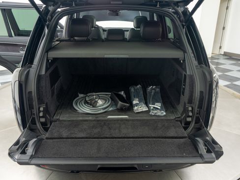 Used 2025 Land Rover Range Rover SE AWD/4WD image 19
