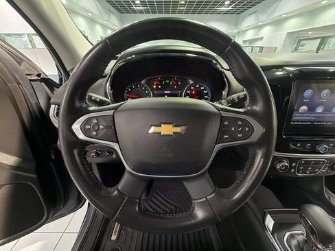 Used 2021 Chevrolet Traverse LT FWD image 17