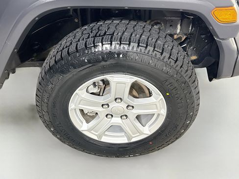 Used 2019 Jeep Wrangler Unlimited Sport S image 32