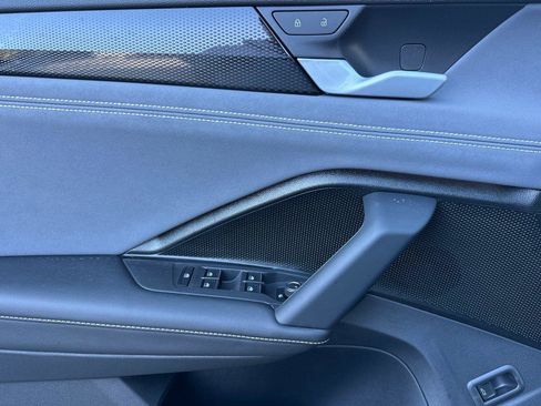 New 2026 Volkswagen Tiguan SE image 10