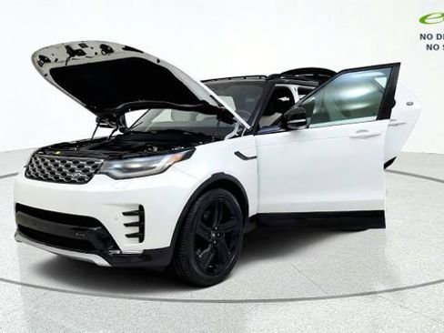 Used 2023 Land Rover Discovery Metropolitan Edition AWD/4WD image 13