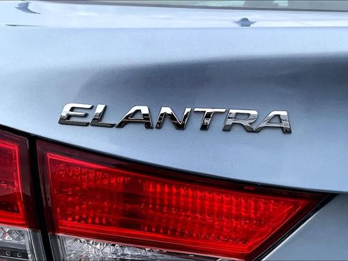 Used 2012 Hyundai Elantra GLS w/ Preferred Pkg 3 FWD image 7