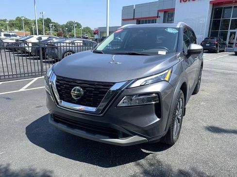 Used 2021 Nissan Rogue SV w/ Premium Package AWD/4WD image 4
