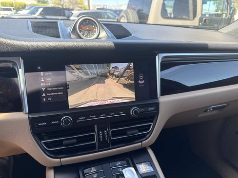 Used 2019 Porsche Macan AWD/4WD image 29