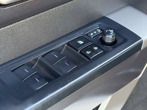 Used 2025 Toyota Tundra SR5 w/ SR5 Premium Package AWD/4WD image 20