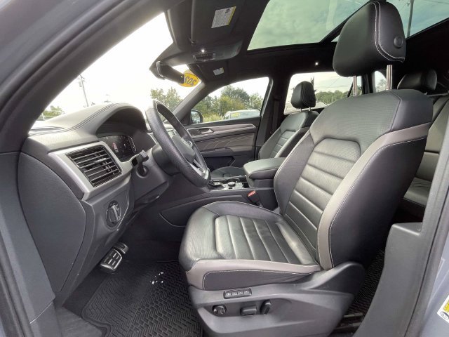 Certified 2023 Volkswagen Atlas Cross Sport SEL Premium R-Line AWD/4WD image 17