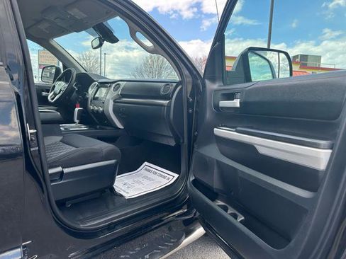 Used 2018 Toyota Tundra SR5 w/ SR5 Upgrade Package image 19