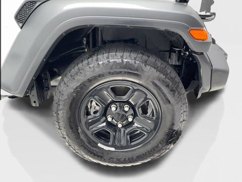 Used 2025 Jeep Wrangler Unlimited Sport AWD/4WD image 13