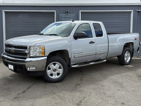 Used 2011 Chevrolet Silverado 1500 LT w/ All-Star Edition AWD/4WD image 1