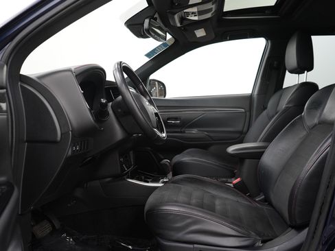 Used 2020 Mitsubishi Outlander LE AWD/4WD image 22