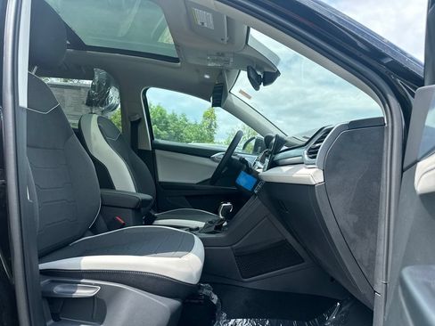 New 2026 Volkswagen Taos SE AWD/4WD image 20