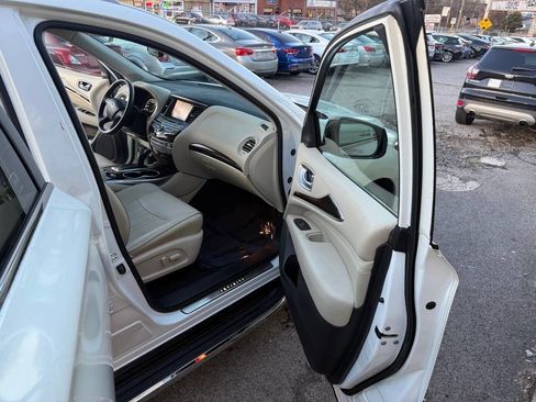 Used 2018 INFINITI QX60 Luxe w/ Deluxe Technology Package image 17