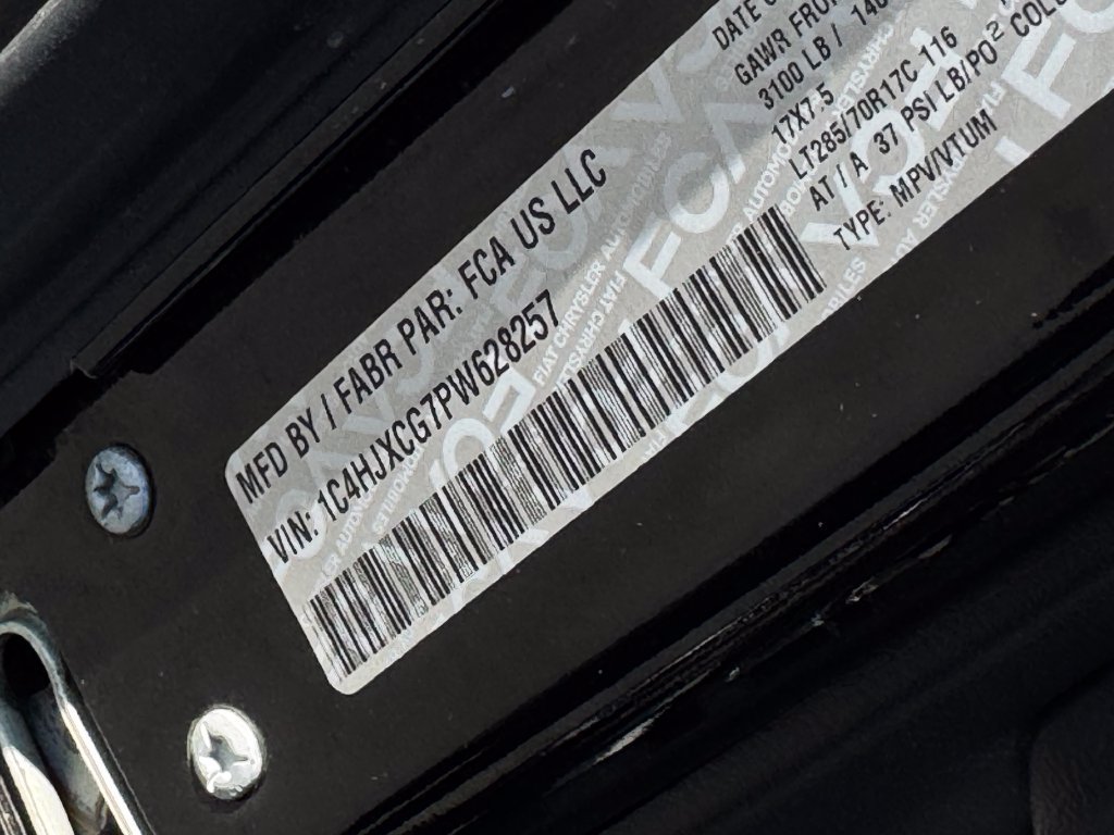 Used 2023 Jeep Wrangler Rubicon AWD/4WD image 33