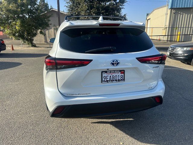 Used 2023 Toyota Highlander XLE AWD/4WD image 8