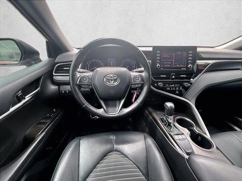 Used 2022 Toyota Camry SE FWD image 7