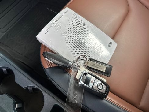 Used 2024 Ford Maverick Lariat w/ FX4 Off-Road Package image 11