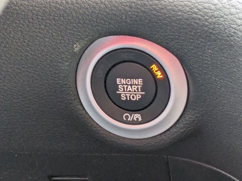 New 2026 Chrysler Pacifica Limited image 17