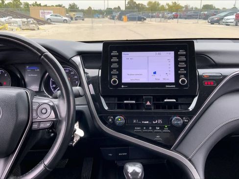 Used 2024 Toyota Camry SE image 7