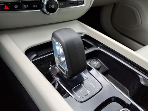 New 2026 Volvo V60 B5 Cross Country Plus w/ Protection Package Premier image 21