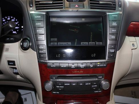 Used 2012 Lexus LS 460 AWD w/ Comfort Pkg image 18