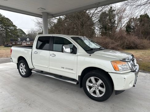 Used 2014 Nissan Titan SL w/ SL Moonroof Package image 1