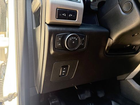 Used 2016 Ford F150 Platinum w/ Equipment Group 701A Luxury image 23