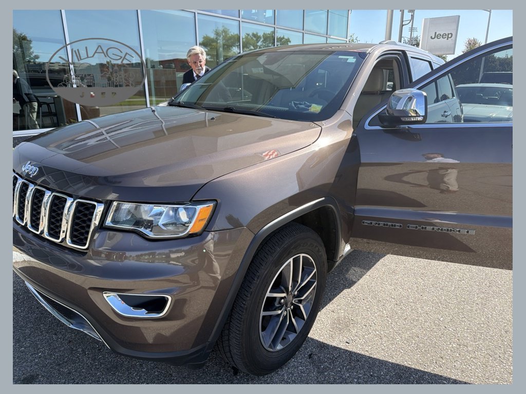 Used 2019 Jeep Grand Cherokee Limited AWD/4WD image 1