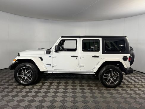 Used 2024 Jeep Wrangler Unlimited AWD/4WD image 10