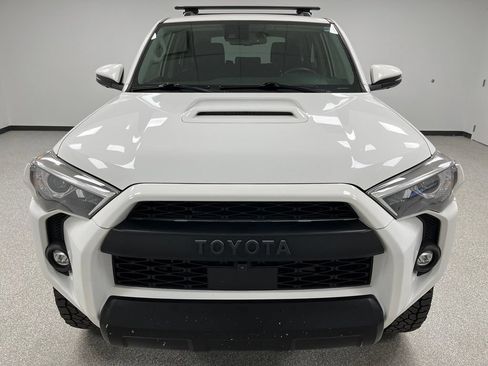 Used 2022 Toyota 4Runner TRD Off-Road Premium AWD/4WD image 3