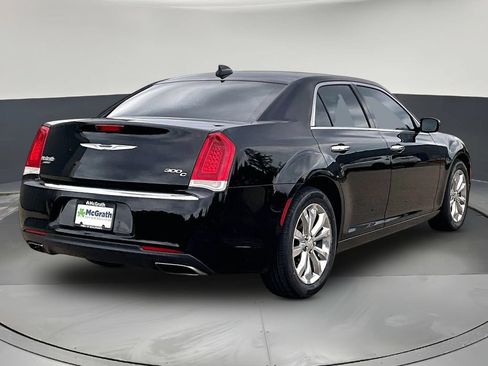 Used 2017 Chrysler 300 C AWD/4WD image 7