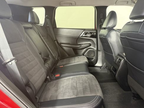 Used 2024 Mitsubishi Outlander SE AWD/4WD image 13