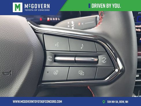 Used 2024 Chevrolet Traverse RS AWD/4WD image 31