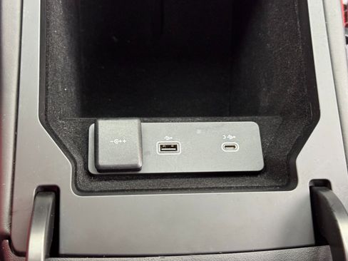 Used 2021 Land Rover Discovery Sport SE R-Dynamic image 33