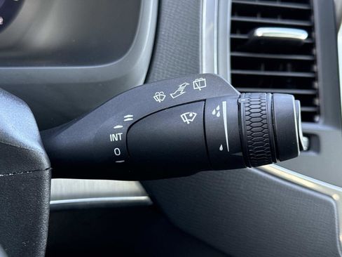 Used 2023 Volvo XC90 B5 Core w/ Protection Package Premier image 11