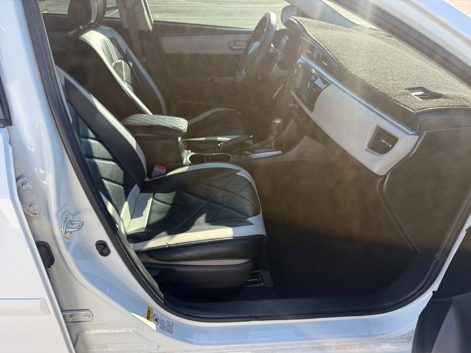 Used 2016 Toyota Corolla L FWD image 31