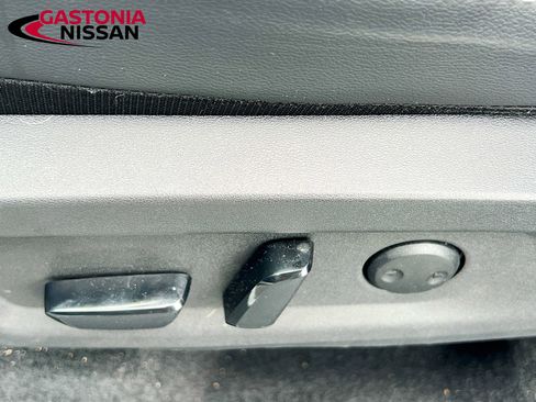 Used 2025 Nissan Murano SV FWD image 25
