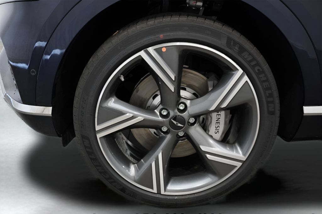Certified 2025 Genesis GV80 3.5T Prestige AWD/4WD image 3