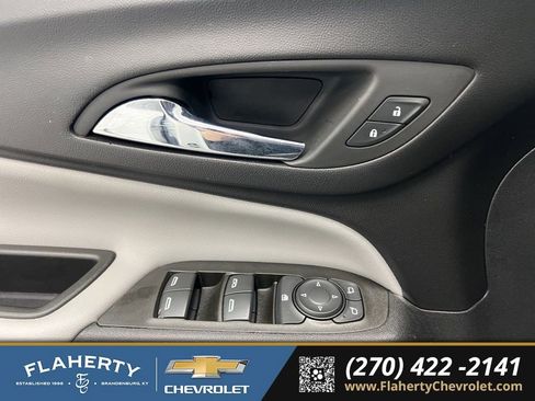 Used 2023 Chevrolet Equinox LT image 22