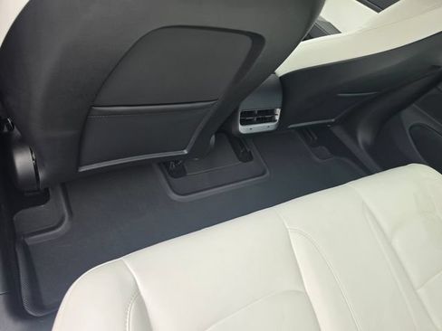 Used 2020 Tesla Model 3 Standard Range Plus RWD image 25