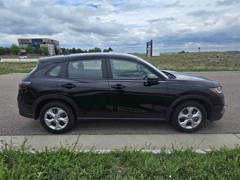 Used 2025 Honda HR-V LX image 6