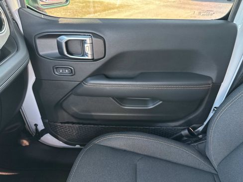 Used 2024 Jeep Wrangler Sahara w/ Safety Group image 25