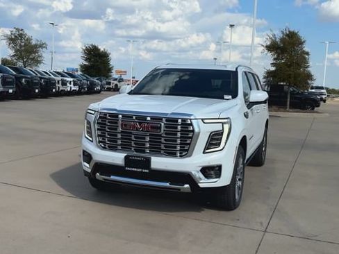 New 2026 GMC Yukon Denali w/ Denali Reserve Package RWD image 4