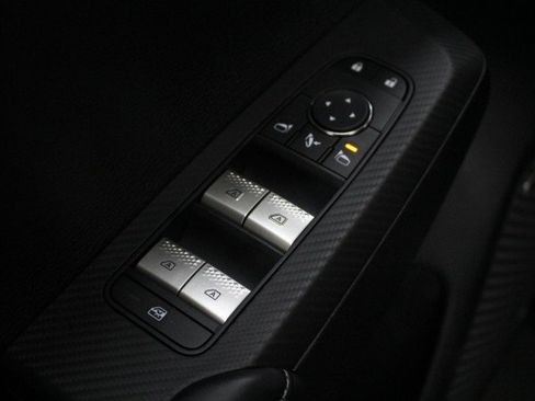 New 2025 Mitsubishi Outlander SE image 16