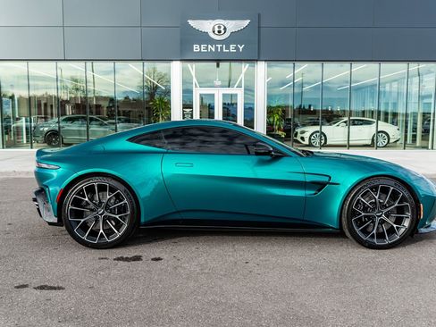 Used 2025 Aston Martin V8 Vantage image 13