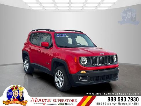 Used 2016 Jeep Renegade Latitude w/ Cold Weather Group image 1