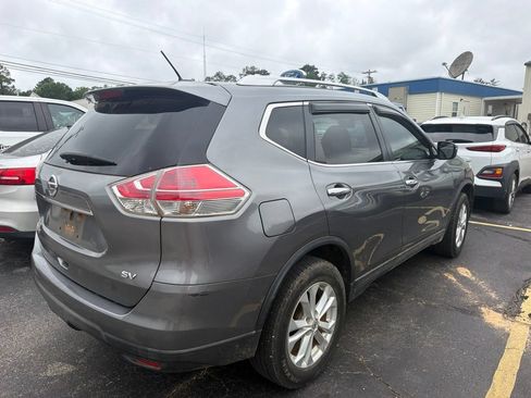 Used 2016 Nissan Rogue SV FWD image 3