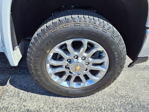 Used 2025 Chevrolet Silverado 2500 LTZ w/ LTZ Premium Package AWD/4WD image 51